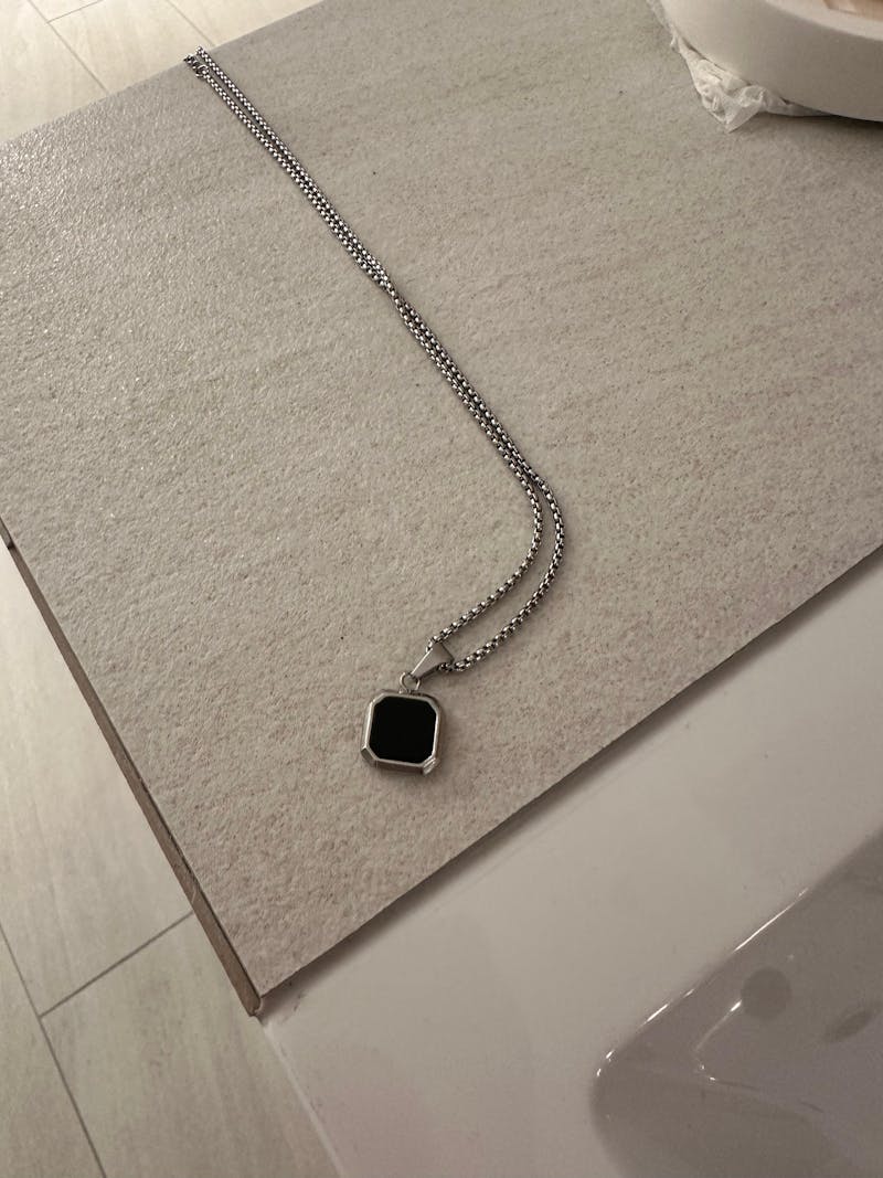 Bewertung von Sarah K. – Silber / Onyx
